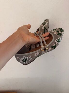 Kenneth Cole Reaction Taupe Embroidered Mary Jane Flats with Double Straps